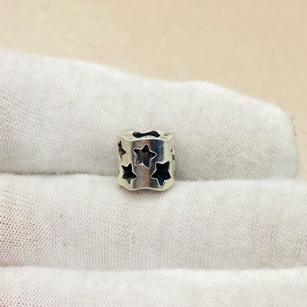 EUC Pandora 799119C00 Sterling Silver 2020 Limited Edition Stars Charm - Picture 5 of 9